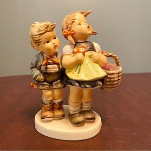 Vintage GOEBEL Hummel #49  "To Market" Figurine